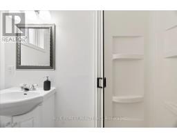 35 ROLLSCOURT GARDENS - 28