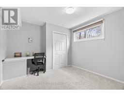 35 ROLLSCOURT GARDENS - 29