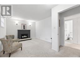 35 ROLLSCOURT GARDENS - 31