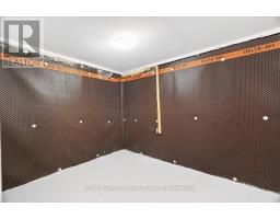 35 ROLLSCOURT GARDENS - 35