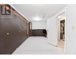 35 ROLLSCOURT GARDENS - 36