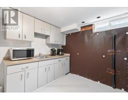 35 ROLLSCOURT GARDENS - 38