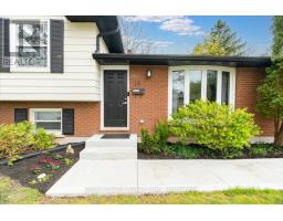 35 ROLLSCOURT GARDENS - 4