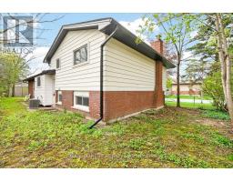 35 ROLLSCOURT GARDENS - 40