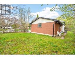 35 ROLLSCOURT GARDENS - 42