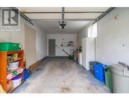 35 ROLLSCOURT GARDENS - 44