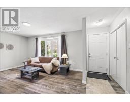 35 ROLLSCOURT GARDENS - 5