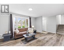 35 ROLLSCOURT GARDENS - 7