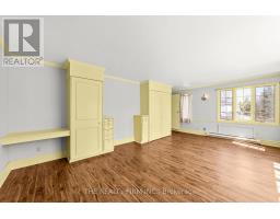 15 MAYFAIR DRIVE - 40