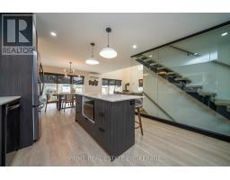 12 WARWICK AVENUE - 7