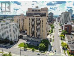 805 - 389 DUNDAS STREET - 33