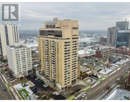 805 - 389 DUNDAS STREET - 35