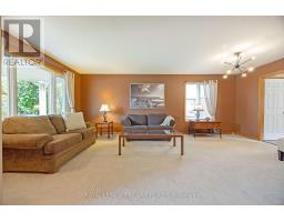 10 TIMBERLANE CRESCENT - 4