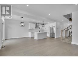 422 OLD WONDERLAND ROAD - 9