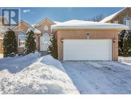 928 CRESTVIEW CRESCENT - 2