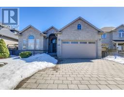 35 GREYROCK CRESCENT - 1