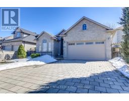 35 GREYROCK CRESCENT - 2