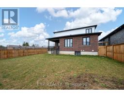 81 WOODLAND CRESCENT - 32