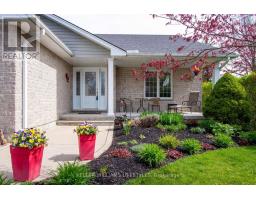 74 GREEN ACRES CRESCENT N - 4