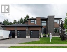 64 VALLEYVIEW CRESCENT - 2