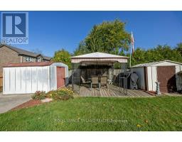 18 PARKSIDE DRIVE - 34