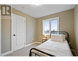 9 TWYNSTRA STREET - 30