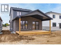 9 TWYNSTRA STREET - 35