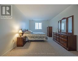408 - 30 CHAPMAN COURT - 19