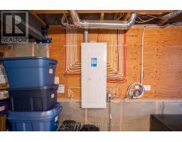 192 EVERETT LANE - 40