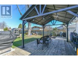 92 SNOWDON CRESCENT - 36