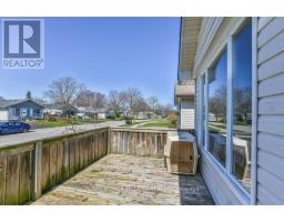 92 SNOWDON CRESCENT - 4