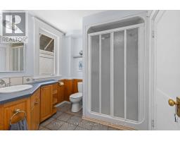 839 DUFFERIN AVENUE - 24