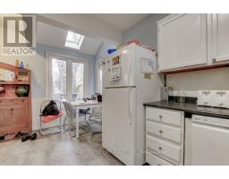 781 DUFFERIN AVENUE - 17