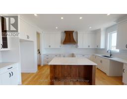22 POSTMA CRESCENT - 8