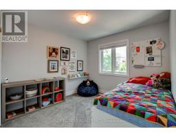 2 - 2810 SHEFFIELD PLACE - 33