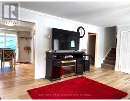 SIDE SPLIT - 55 ST LAWRENCE PLACE - 13