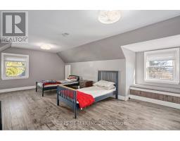 891 RIVERSIDE DRIVE - 16