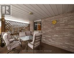 98 CARRIE CRESCENT - 32