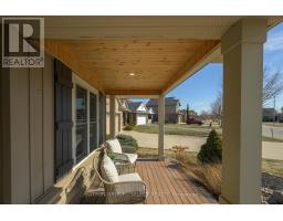 29 AMBLESIDE DRIVE - 28