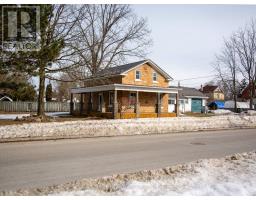 18 SIMCOE STREET - 1