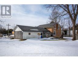 18 SIMCOE STREET - 19