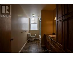 18 SIMCOE STREET - 8