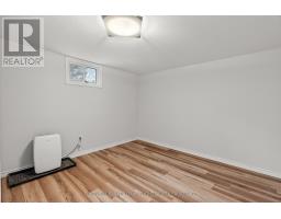 105 KLEINFELDT AVENUE - 32