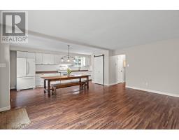 105 KLEINFELDT AVENUE - 7