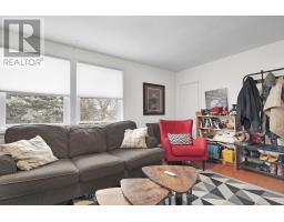 137 WINDSOR CRESCENT - 18