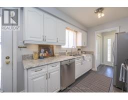 144 MERIDENE CRESCENT W - 10