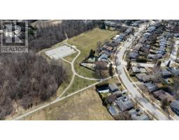 144 MERIDENE CRESCENT W - 45