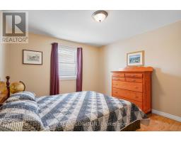244 SYDENHAM STREET E - 17