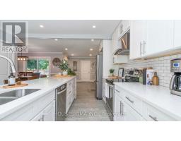 17 HUNT VILLAGE CRESCENT - 13