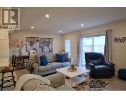 44 CHARTER CREEK COURT - 17